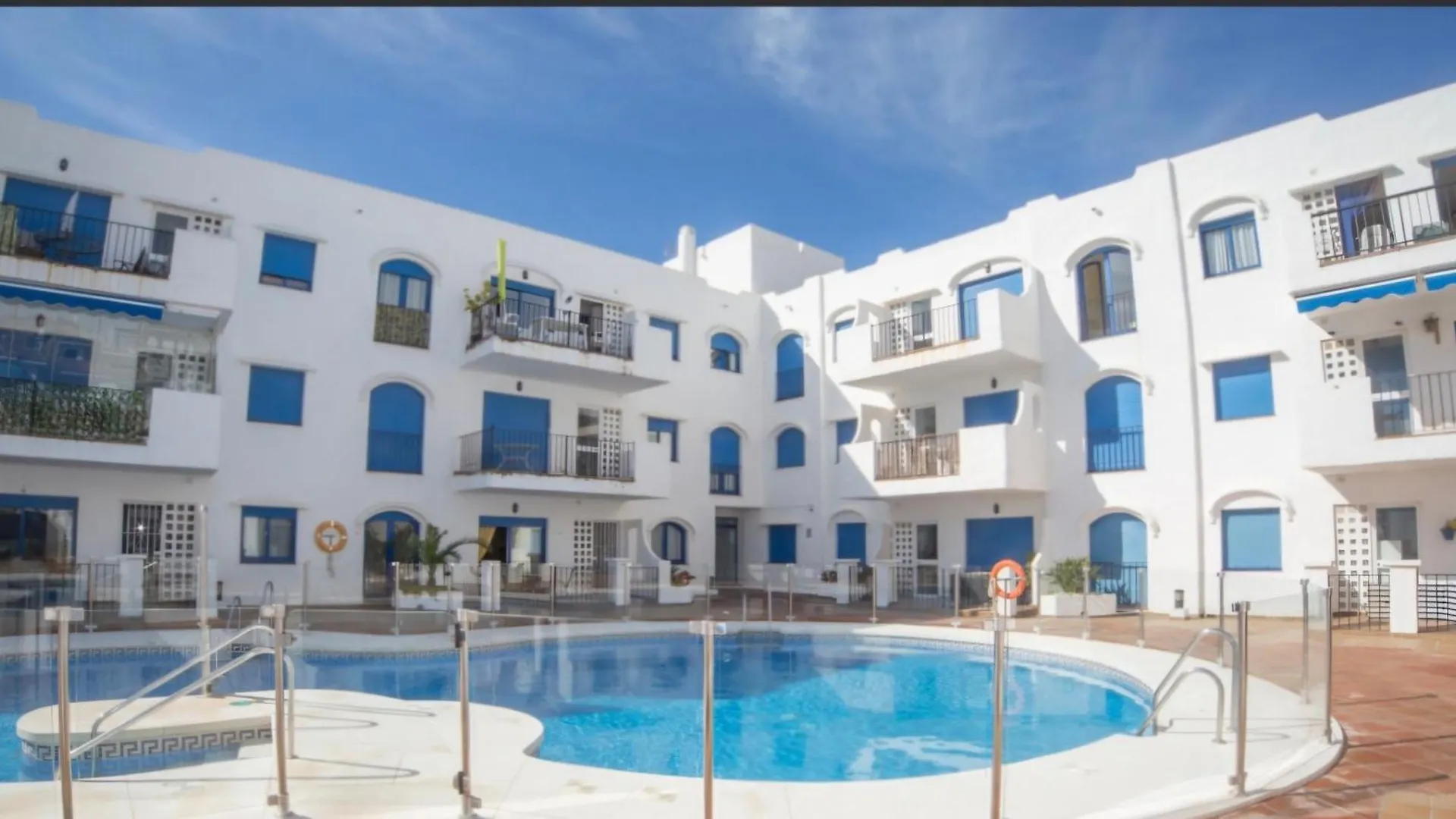 Mikonos Playa Fantastico 2 Hab Beach Side Puerto De La Duquesa Castillo de Sabinillas アパート