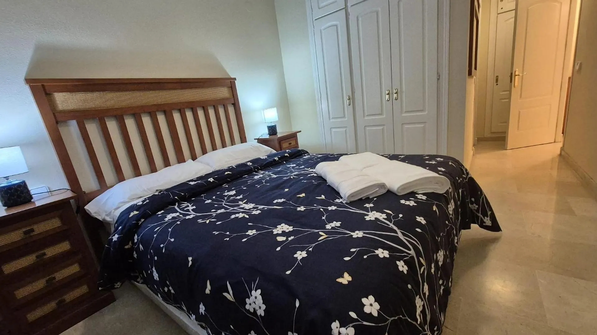 アパート Mikonos Playa Fantastico 2 Hab Beach Side Puerto De La Duquesa Castillo de Sabinillas
